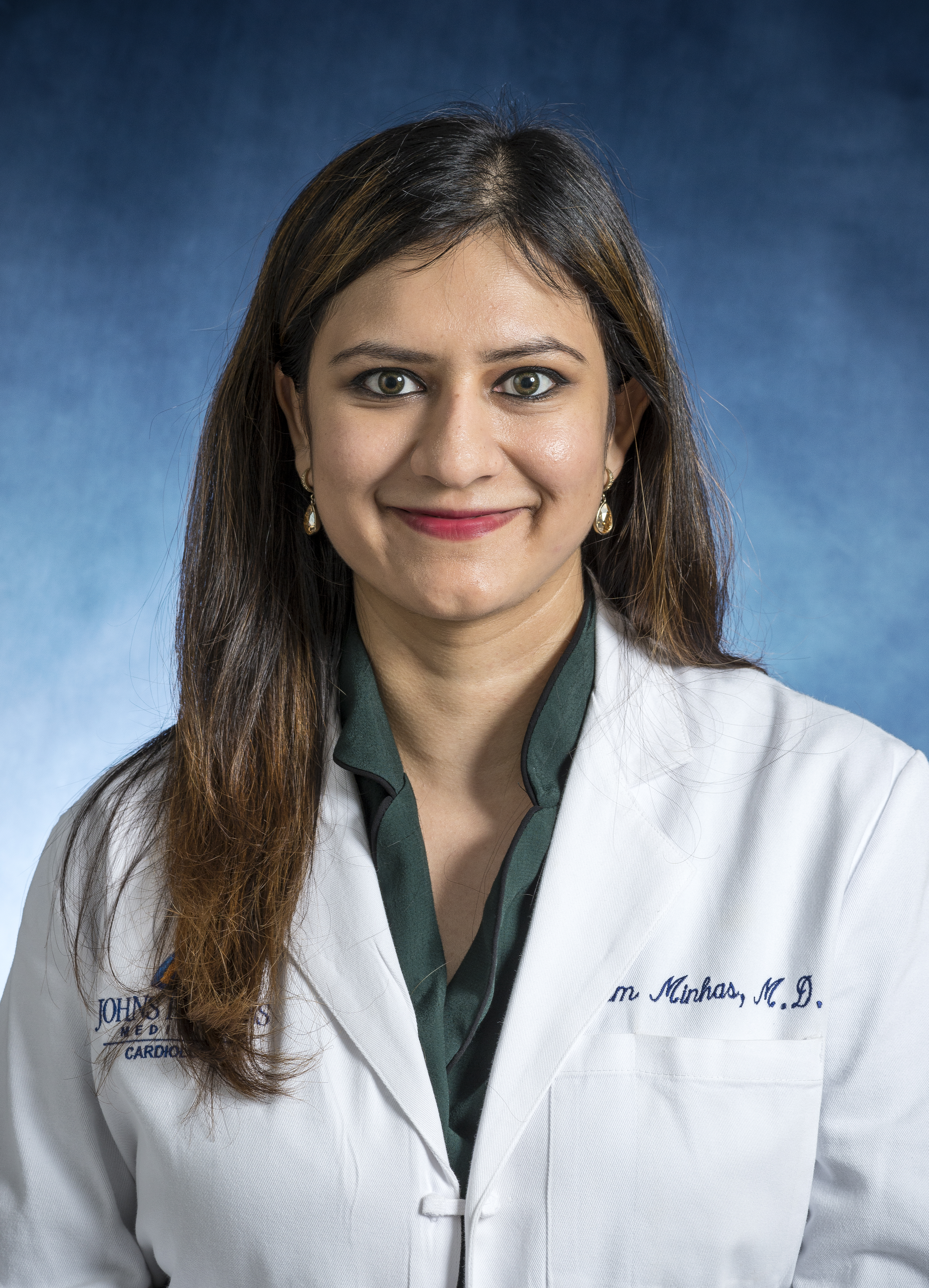 Anum_white coat.jpg (18.25 MB)